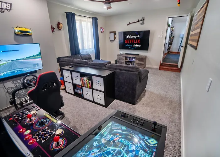 Harmony Hill Stylish 4Bd Mountain Retreat, Hot Tub, Games