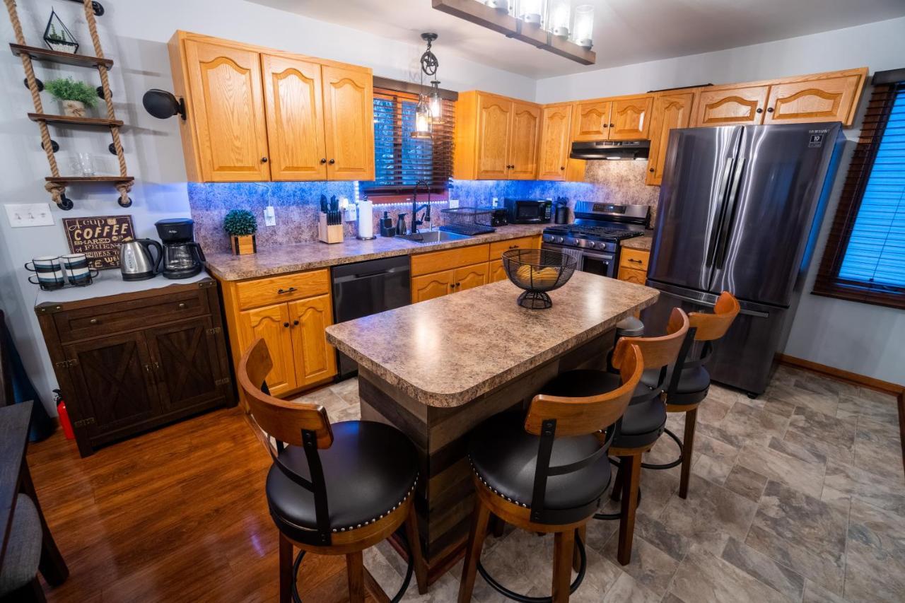 Ferienhaus Harmony Hill Stylish 4bd Mountain Retreat, Hot Tub, Games
